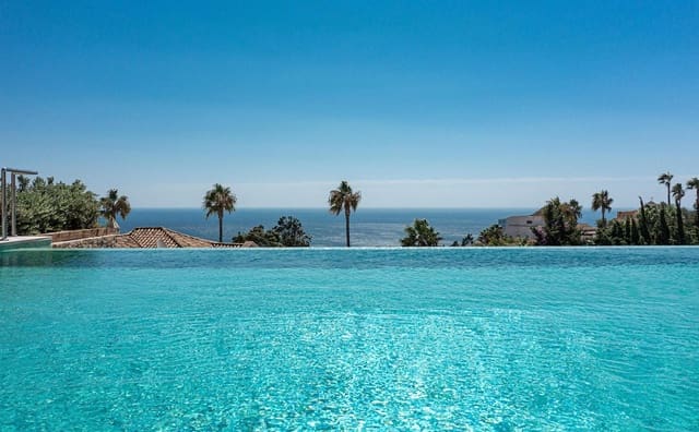 Chalet de 4 habitaciones en Manilva en venta con garaje - 3.450.000 € (Ref: 8488346)