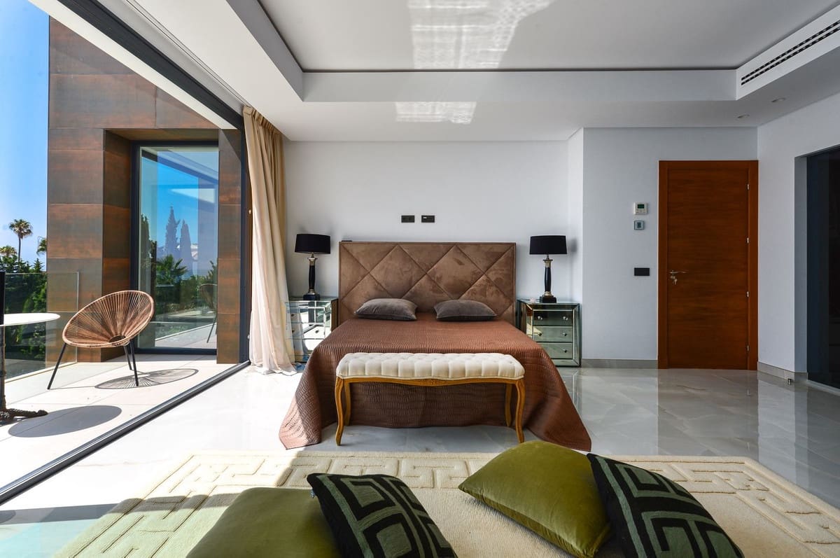 Chalet de 4 habitaciones en Manilva en venta con garaje - 3.450.000 € (Ref: 8488346)