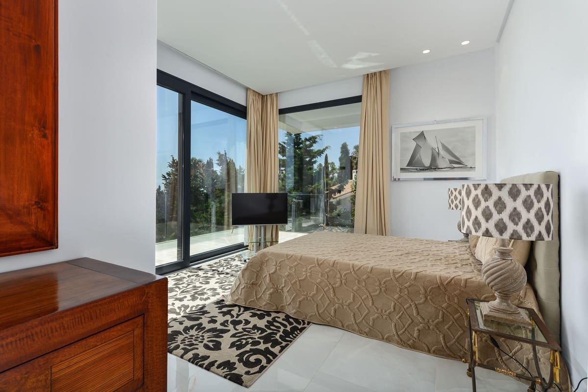 Chalet de 4 habitaciones en Manilva en venta con garaje - 3.450.000 € (Ref: 8488346)