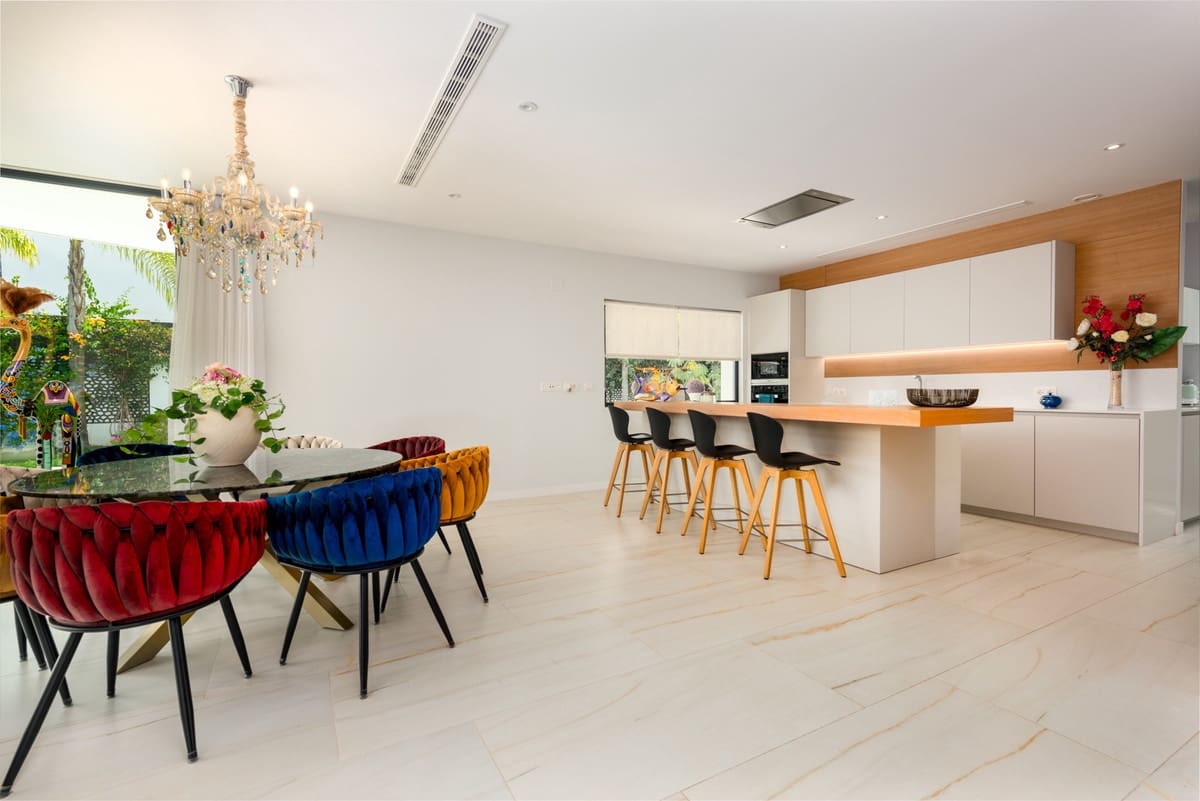 5 slaapkamer Villa te koop in Nueva Andalucia - € 1.895.000 (Ref: 8499703)