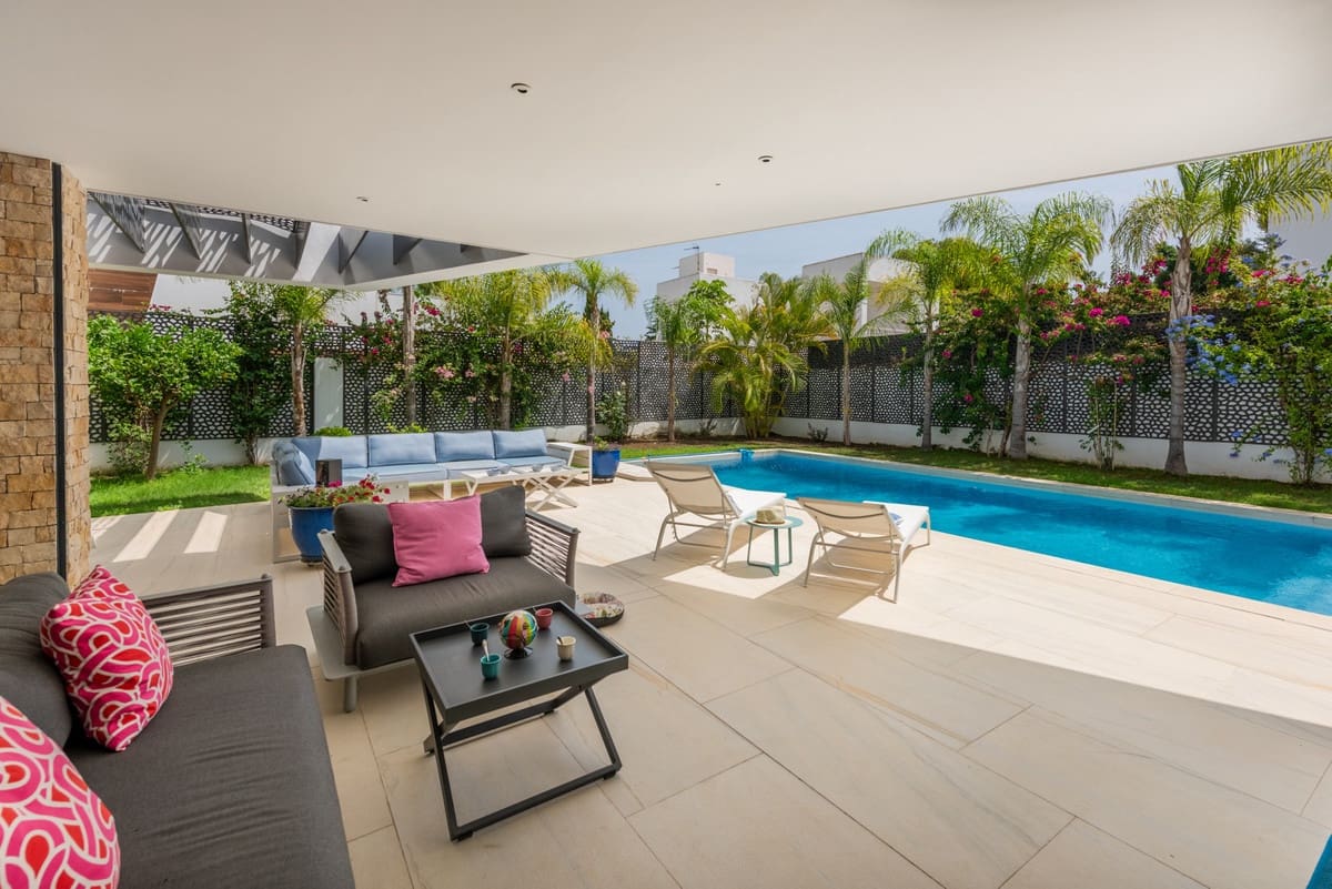 5 slaapkamer Villa te koop in Nueva Andalucia - € 1.895.000 (Ref: 8499703)