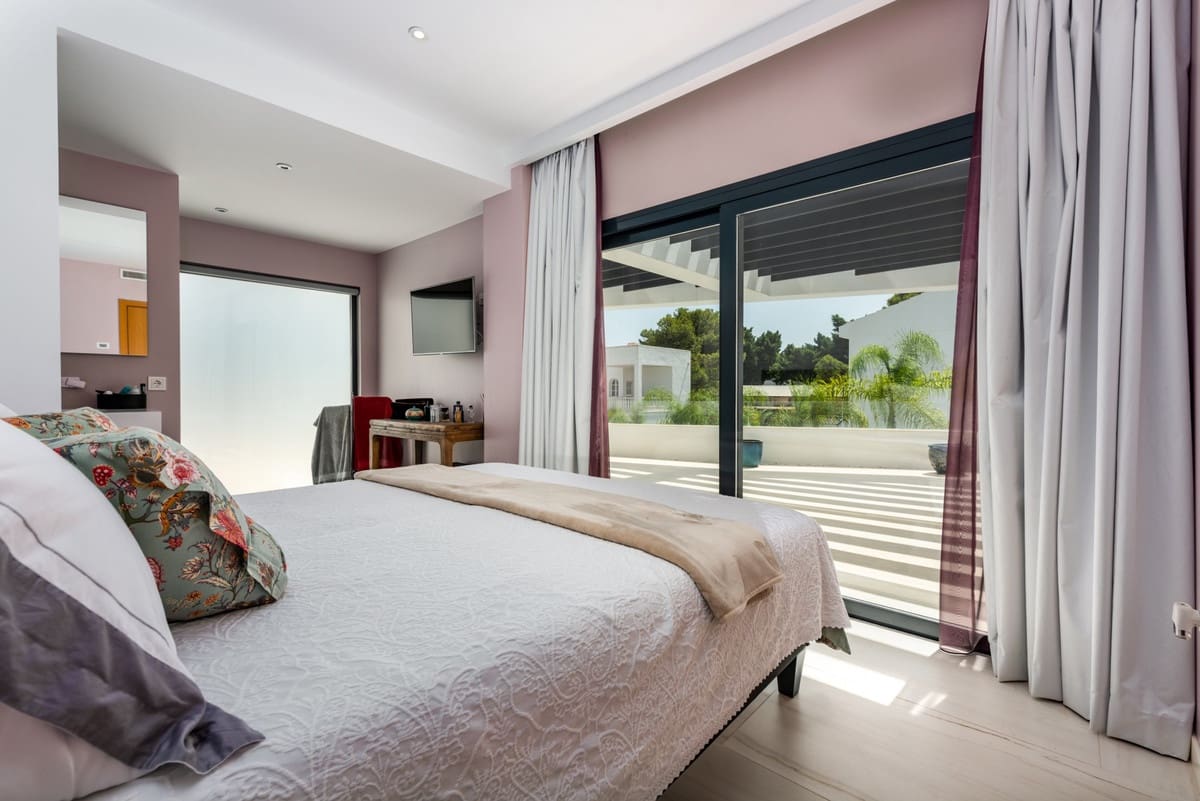 5 slaapkamer Villa te koop in Nueva Andalucia - € 1.895.000 (Ref: 8499703)