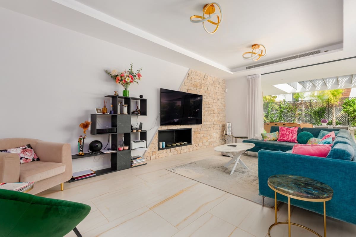 5 slaapkamer Villa te koop in Nueva Andalucia - € 1.895.000 (Ref: 8499703)