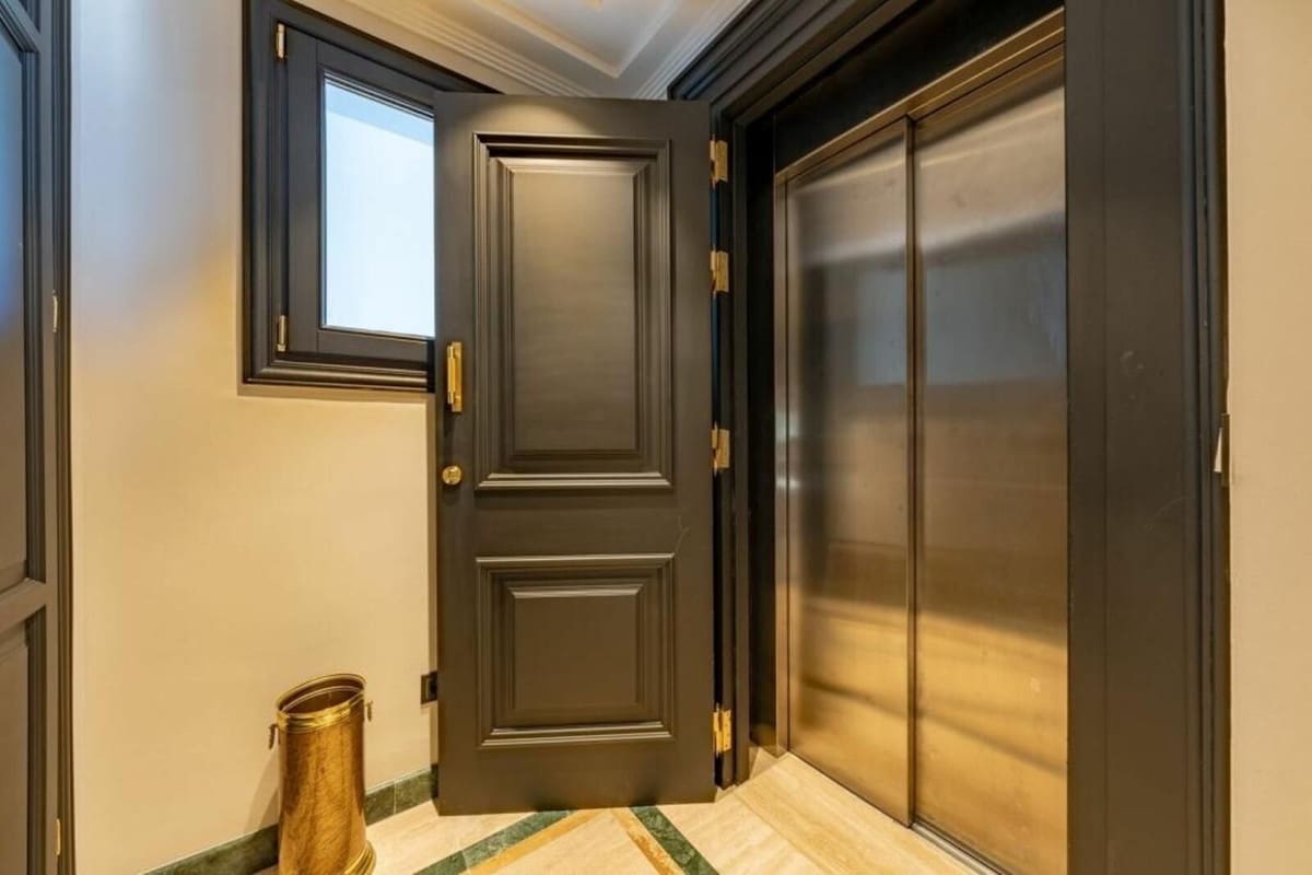 4 bedroom Apartment for sale in Golden Mile with garage - € 4,250,000 (Ref: 8499711)