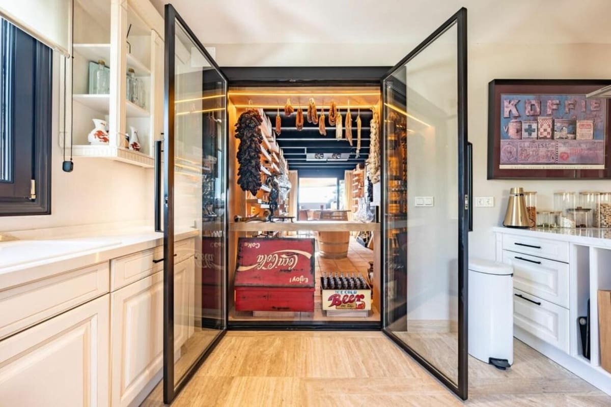 4 bedroom Apartment for sale in Golden Mile with garage - € 4,250,000 (Ref: 8499711)