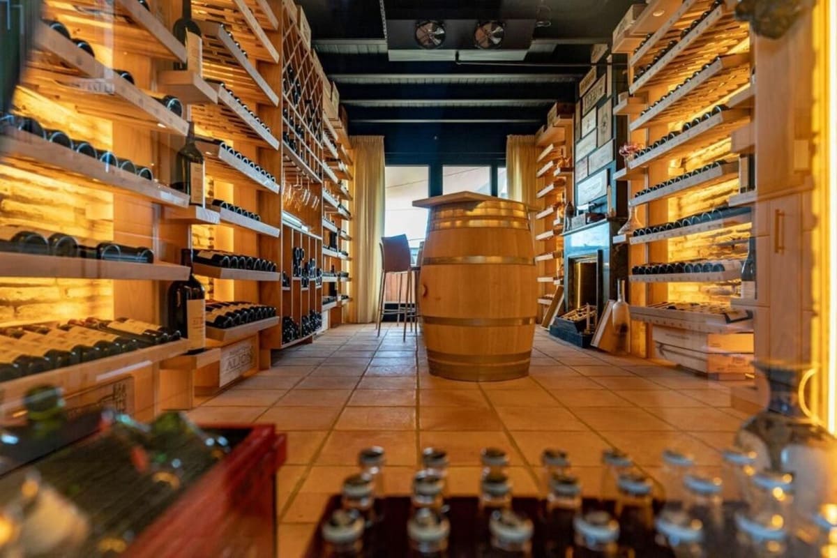 4 bedroom Apartment for sale in Golden Mile with garage - € 4,250,000 (Ref: 8499711)