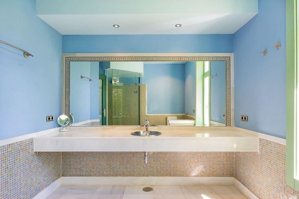 Chalet de 6 habitaciones en Sotogrande en venta con garaje - 5.950.000 € (Ref: 8513758)