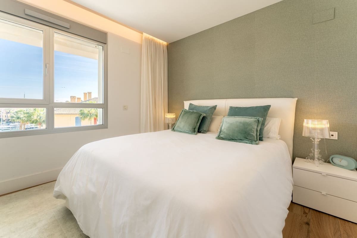 4 sypialnia Apartament na sprzedaż w Sotogrande z garażem - 1 700 000 € (Ref: 8513863)