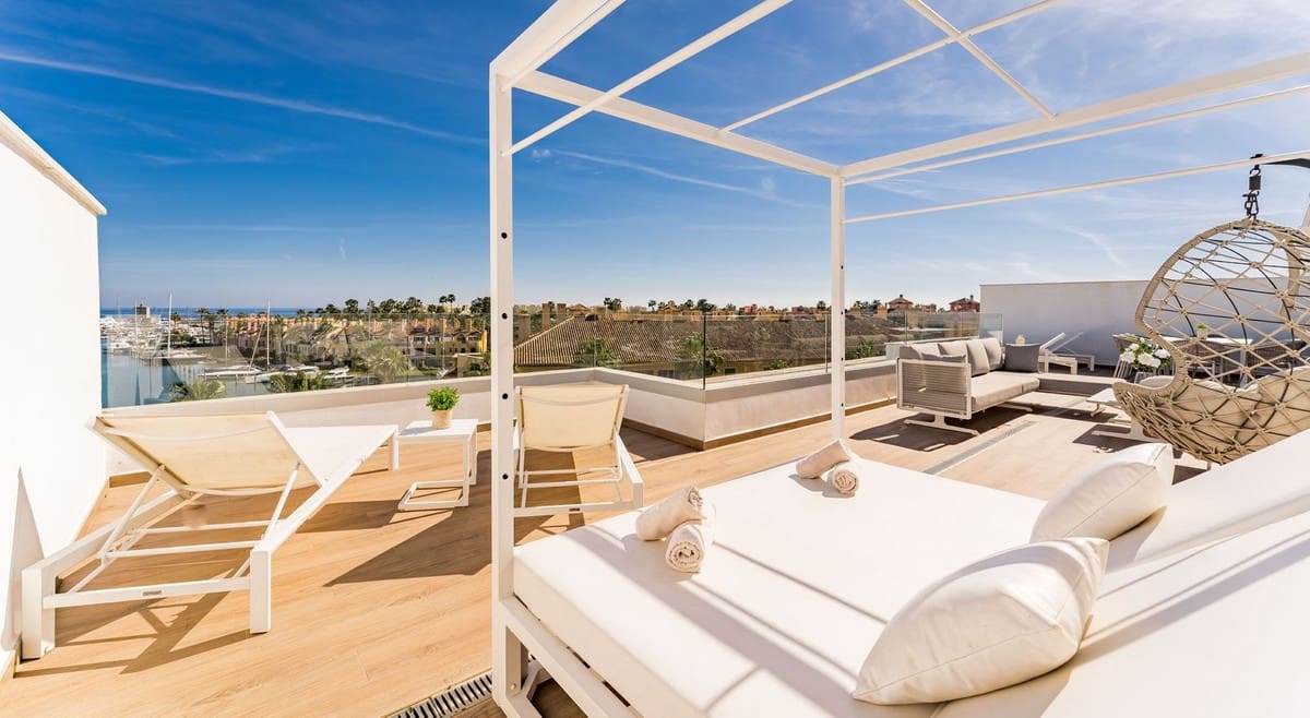 4 sypialnia Apartament na sprzedaż w Sotogrande z garażem - 1 700 000 € (Ref: 8513863)