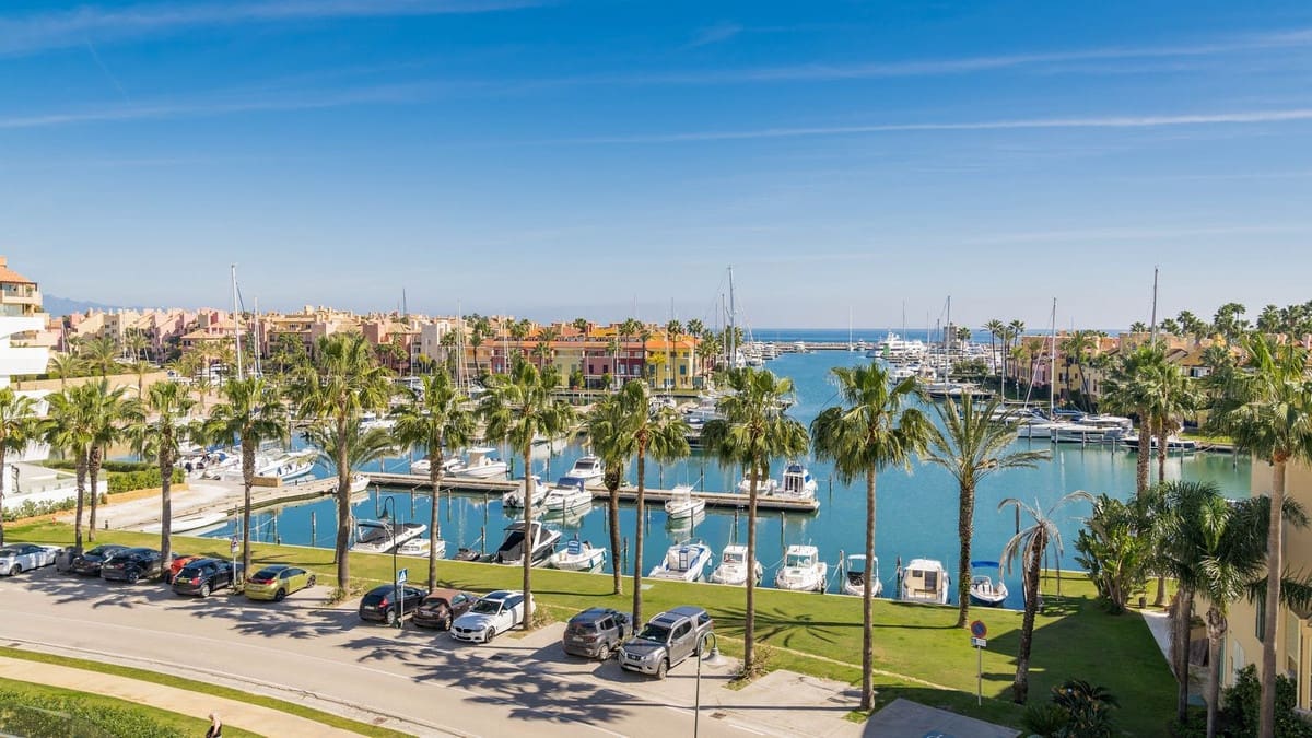 4 sypialnia Apartament na sprzedaż w Sotogrande z garażem - 1 700 000 € (Ref: 8513863)