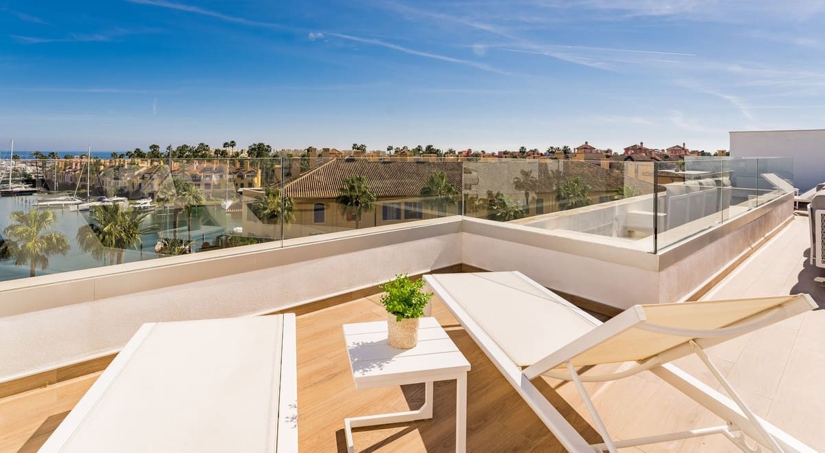 4 sypialnia Apartament na sprzedaż w Sotogrande z garażem - 1 700 000 € (Ref: 8513863)
