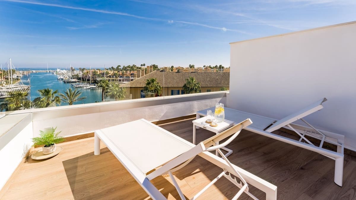 4 sypialnia Apartament na sprzedaż w Sotogrande z garażem - 1 700 000 € (Ref: 8513863)