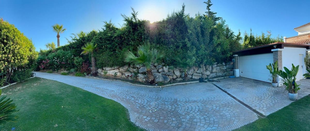 5 soveværelse Villa til salg i Sotogrande med garage - € 1.150.000 (Ref: 8527363)
