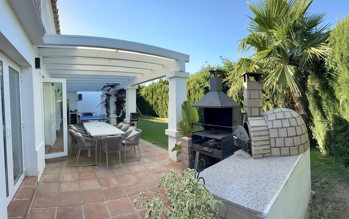 5 soveværelse Villa til salg i Sotogrande med garage - € 1.150.000 (Ref: 8527363)