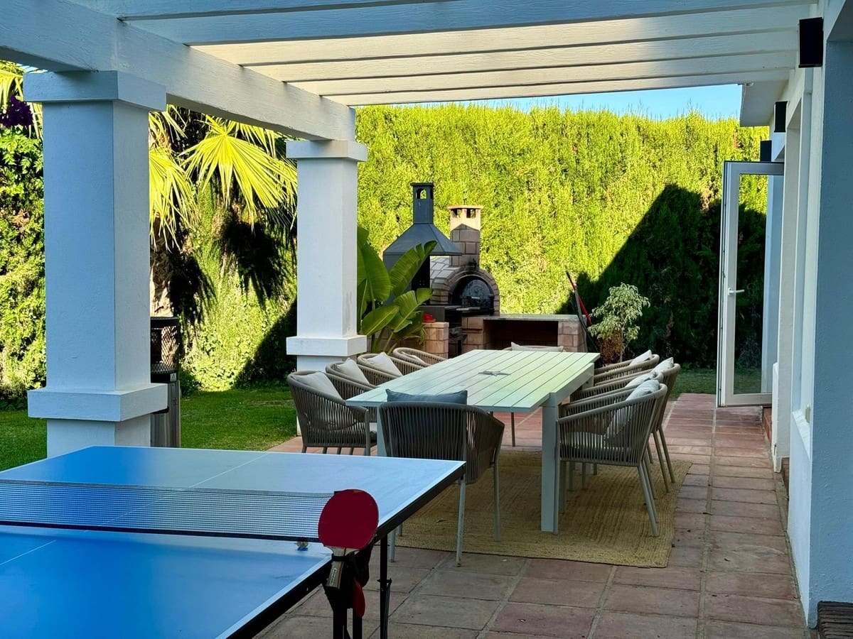 5 soveværelse Villa til salg i Sotogrande med garage - € 1.150.000 (Ref: 8527363)