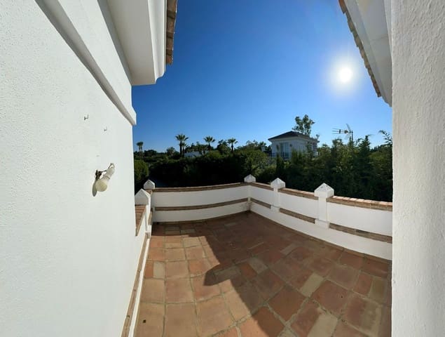 5 soveværelse Villa til salg i Sotogrande Costa, San Roque med garage - € 1.150.000 (Ref: 8527363)