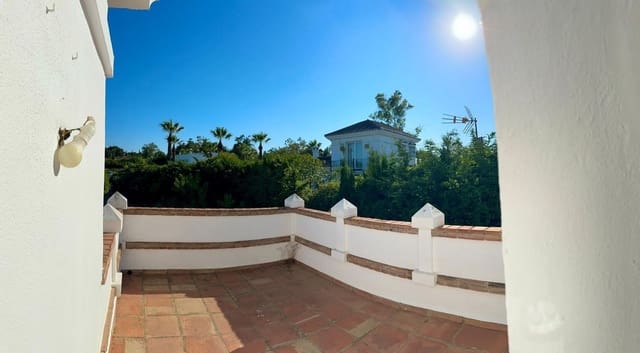 5 soveværelse Villa til salg i Sotogrande Costa, San Roque med garage - € 1.150.000 (Ref: 8527363)