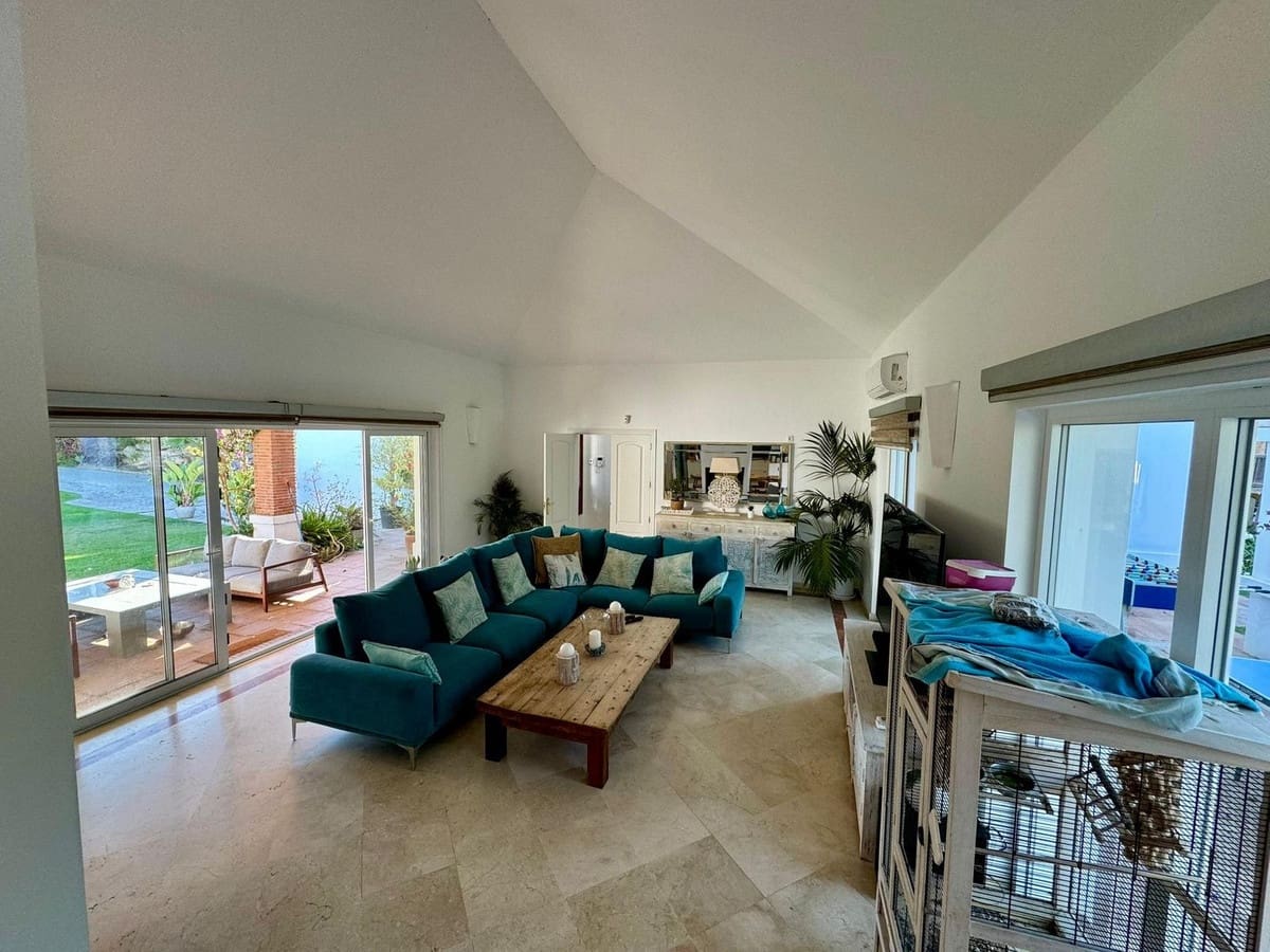 5 soveværelse Villa til salg i Sotogrande med garage - € 1.150.000 (Ref: 8527363)