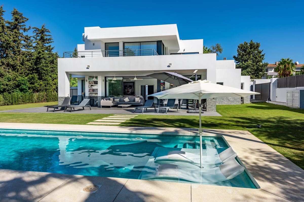 Chalet de 4 habitaciones en Atalaya-Isdabe en venta - 1.995.000 € (Ref: 8527372)