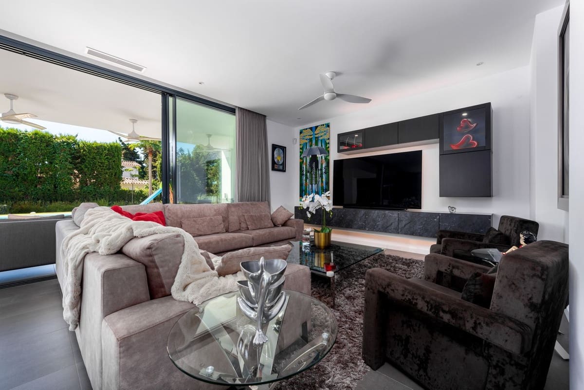 Chalet de 4 habitaciones en Atalaya-Isdabe en venta - 1.995.000 € (Ref: 8527372)