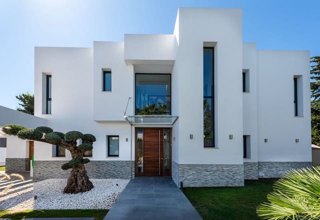 Chalet de 4 habitaciones en Atalaya-Isdabe, Estepona en venta - 1.995.000 € (Ref: 8527372)