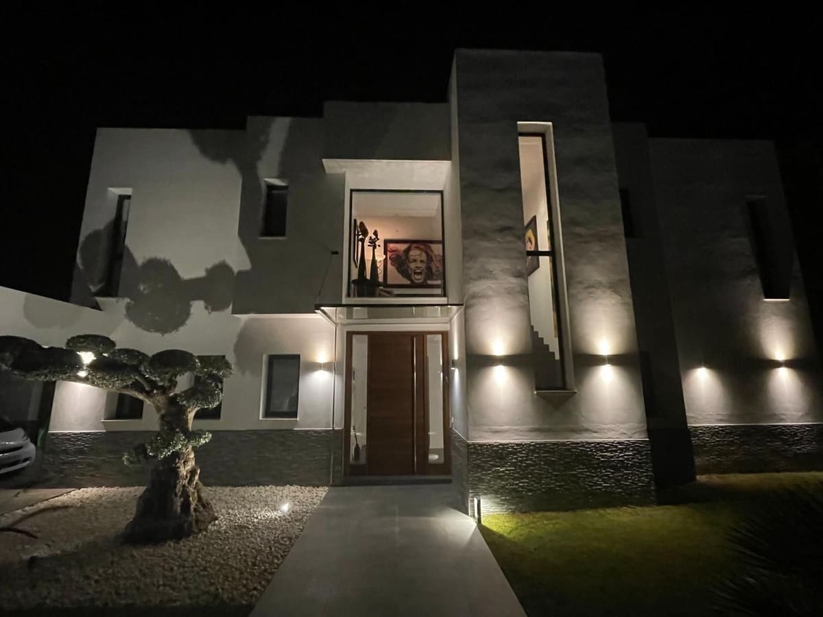 Chalet de 4 habitaciones en Atalaya-Isdabe en venta - 1.995.000 € (Ref: 8527372)