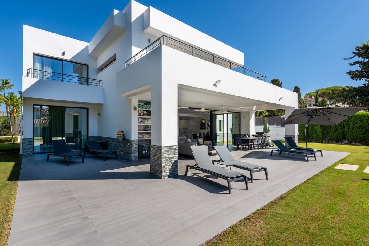 Chalet de 4 habitaciones en Atalaya-Isdabe en venta - 1.995.000 € (Ref: 8527372)