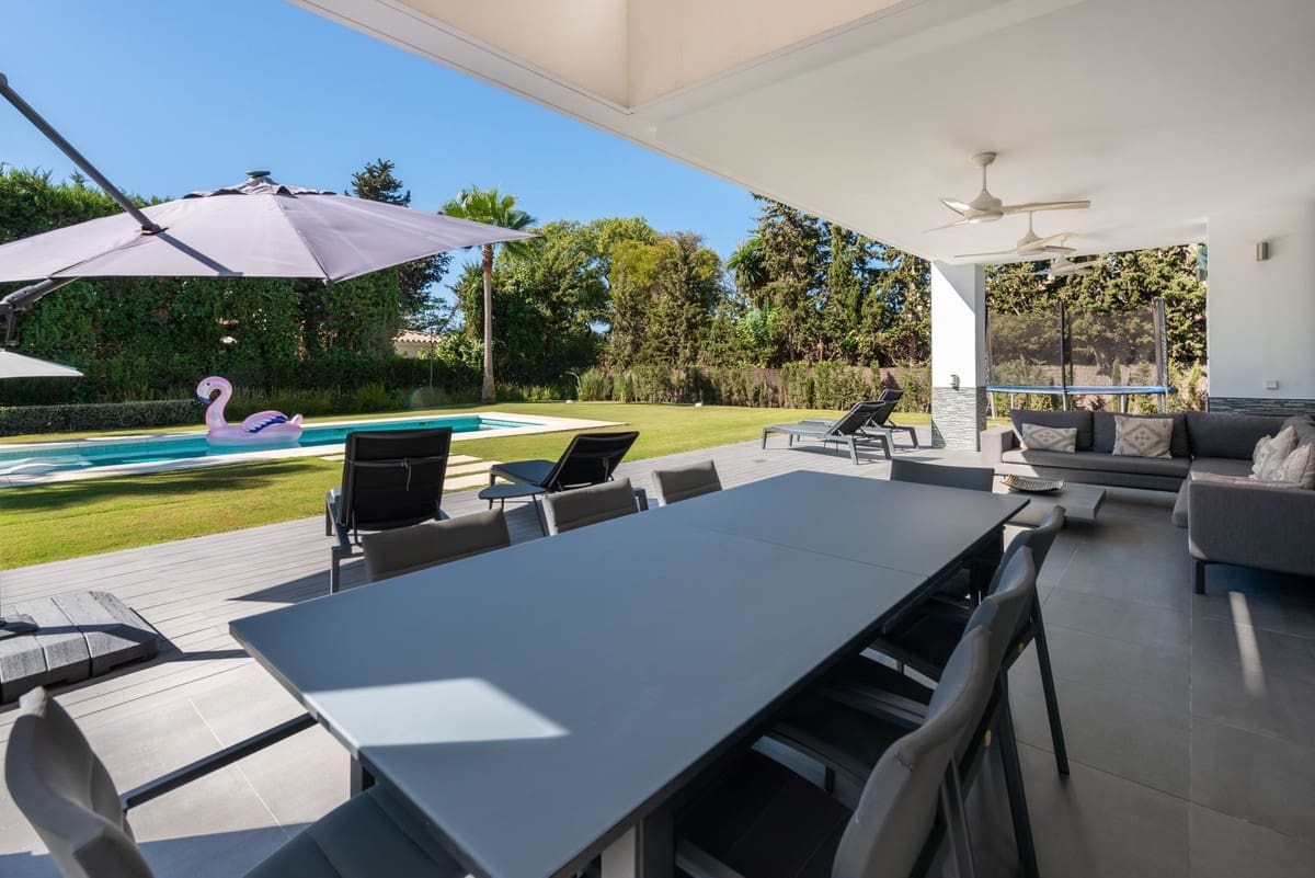 Chalet de 4 habitaciones en Atalaya-Isdabe en venta - 1.995.000 € (Ref: 8527372)