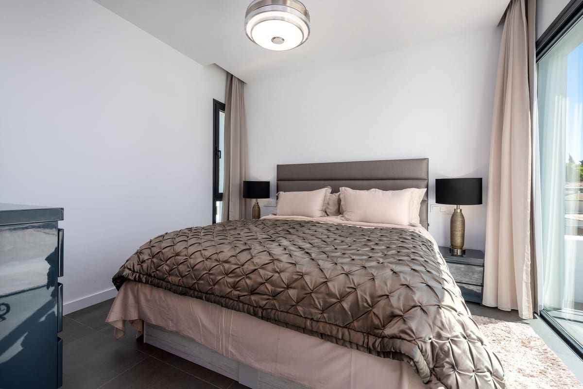 Chalet de 4 habitaciones en Atalaya-Isdabe en venta - 1.995.000 € (Ref: 8527372)