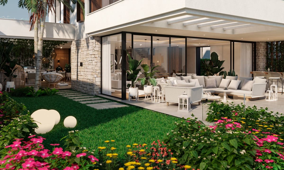 4 bedroom Villa for sale in La Capellania with garage - € 2,500,000 (Ref: 8527376)