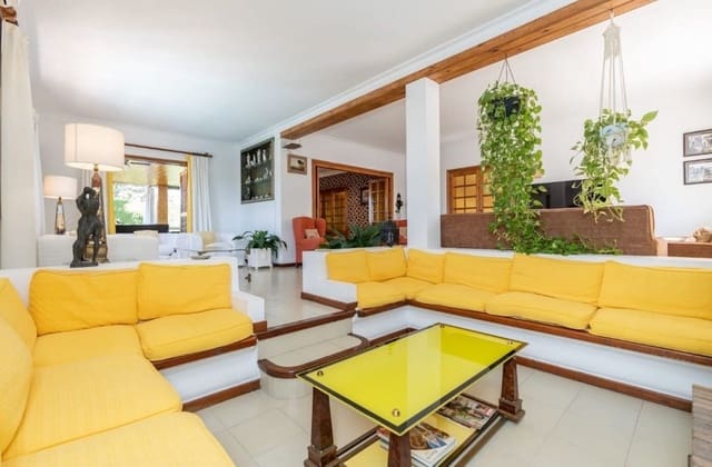 7 soverom Villa til salgs i Marbella - € 4 000 000 (Ref: 8537649)