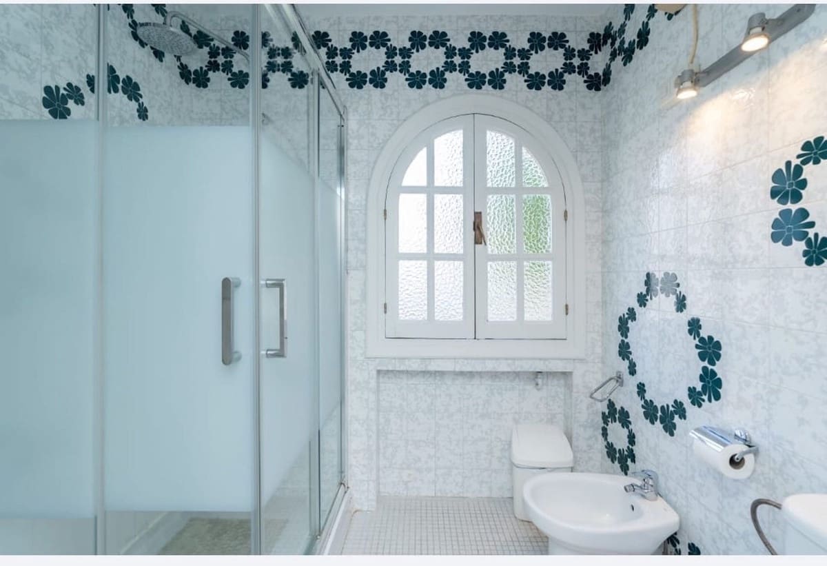 7 bedroom Villa for sale in Marbella - € 4,000,000 (Ref: 8537649)