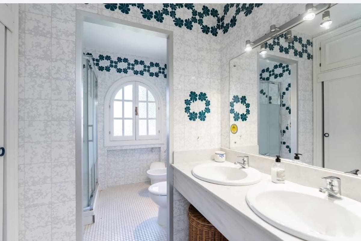 7 bedroom Villa for sale in Marbella - € 4,000,000 (Ref: 8537649)