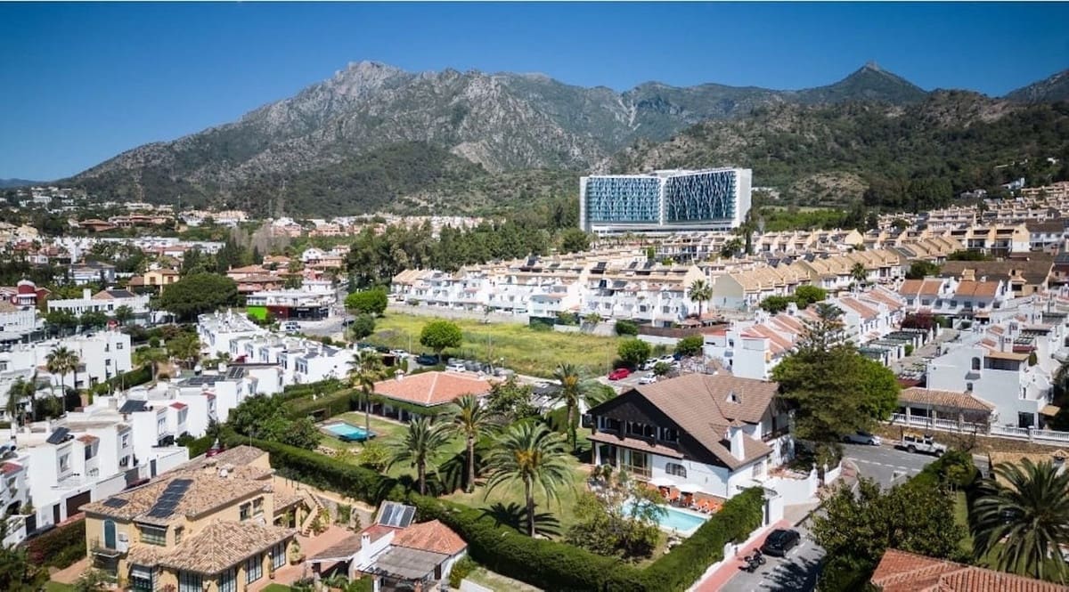 7 bedroom Villa for sale in Marbella - € 4,000,000 (Ref: 8537649)