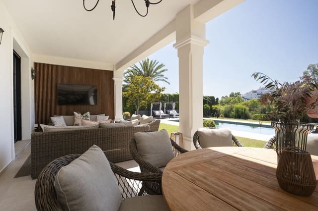 5 slaapkamer Villa te koop in Estepona met garage - € 2.795.000 (Ref: 8537650)