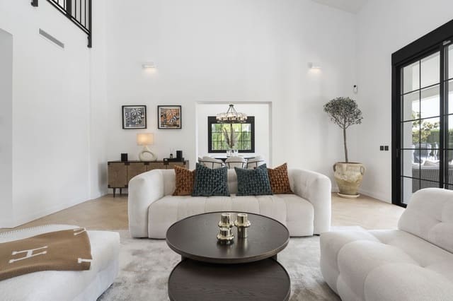 5 slaapkamer Villa te koop in Estepona met garage - € 2.795.000 (Ref: 8537650)