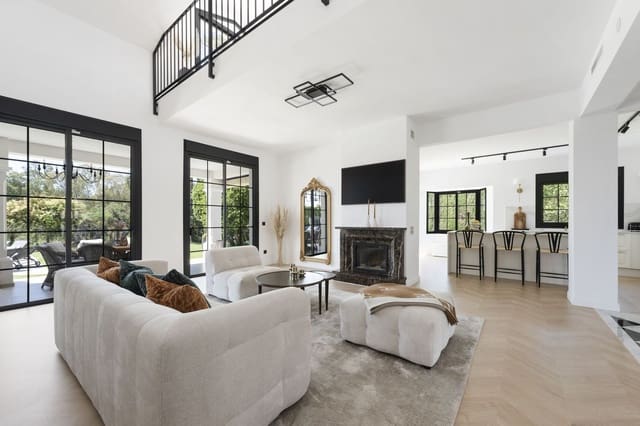 5 slaapkamer Villa te koop in Estepona met garage - € 2.795.000 (Ref: 8537650)