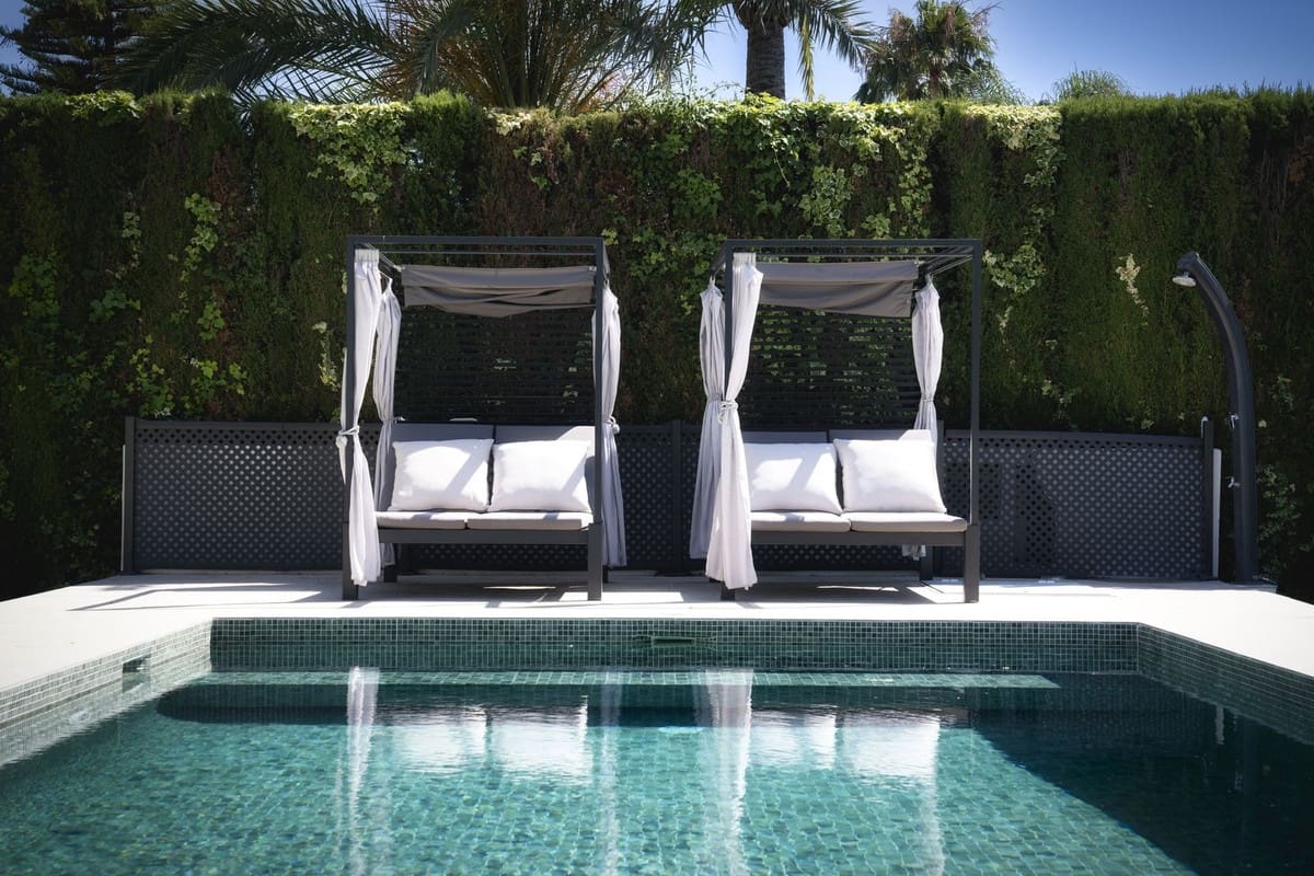 5 slaapkamer Villa te koop in Estepona met garage - € 2.795.000 (Ref: 8537650)