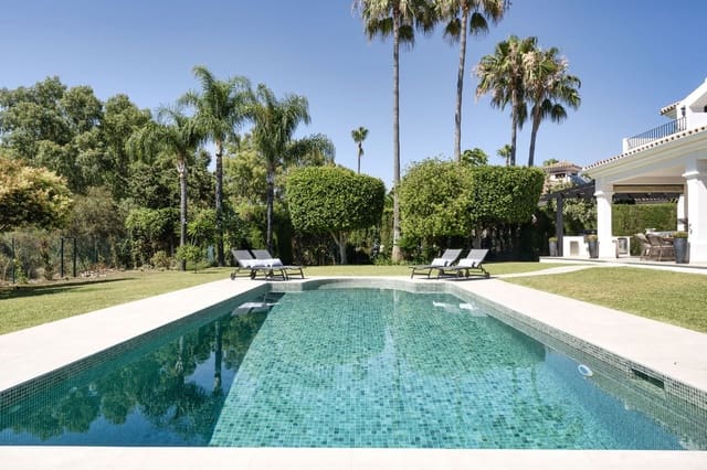 5 slaapkamer Villa te koop in Estepona met garage - € 2.795.000 (Ref: 8537650)