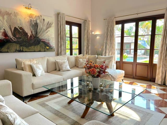 4 slaapkamer Villa te koop in Estepona met garage - € 1.790.000 (Ref: 8544095)