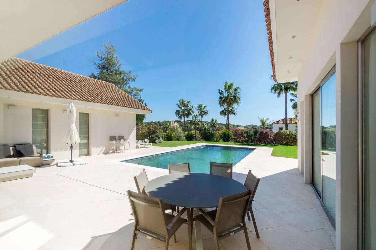 5 soveværelse Villa til salg i Sotogrande med garage - € 2.195.000 (Ref: 8544097)
