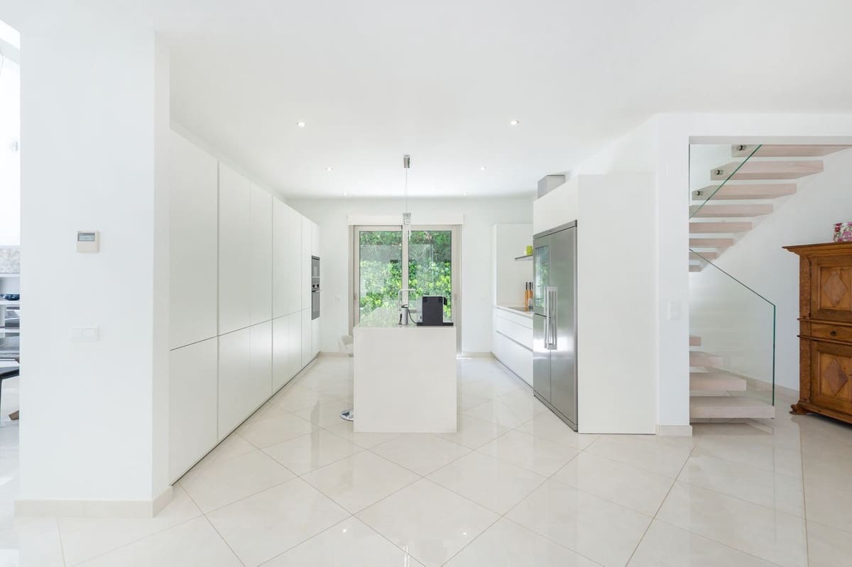 5 soveværelse Villa til salg i Sotogrande med garage - € 2.195.000 (Ref: 8544097)