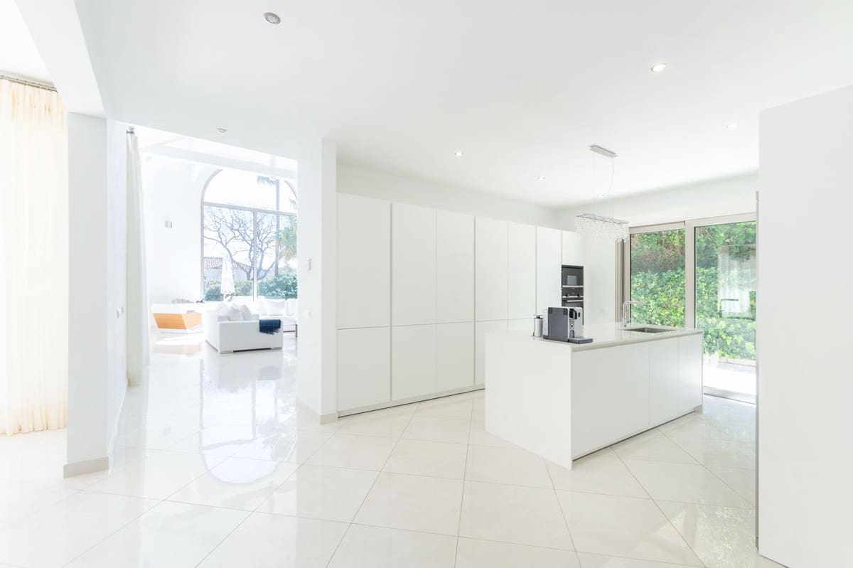 5 soveværelse Villa til salg i Sotogrande med garage - € 2.195.000 (Ref: 8544097)