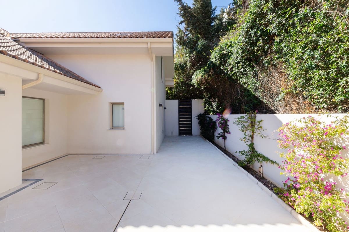 5 soveværelse Villa til salg i Sotogrande med garage - € 2.195.000 (Ref: 8544097)
