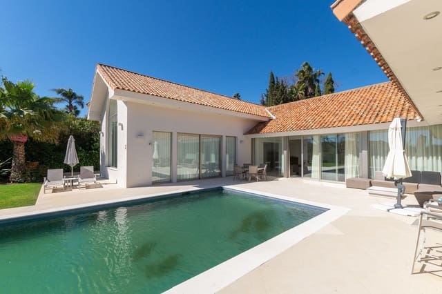 5 soveværelse Villa til salg i Sotogrande Alto, San Roque med garage - € 2.195.000 (Ref: 8544097)
