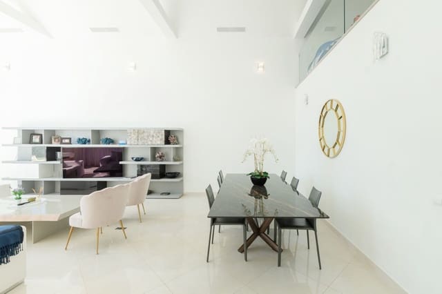 5 soveværelse Villa til salg i Sotogrande Alto, San Roque med garage - € 2.195.000 (Ref: 8544097)