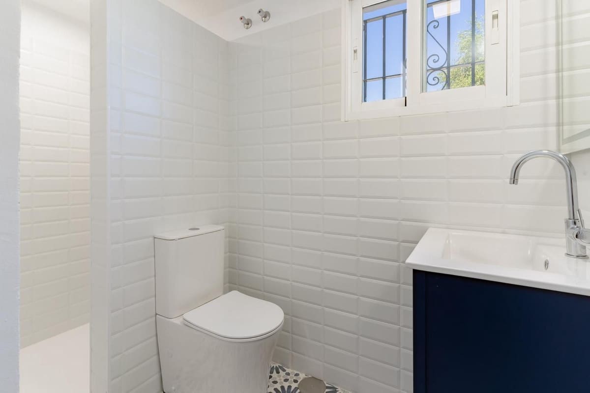 Chalet de 5 habitaciones en Estepona en venta - 1.240.000 € (Ref: 8556305)