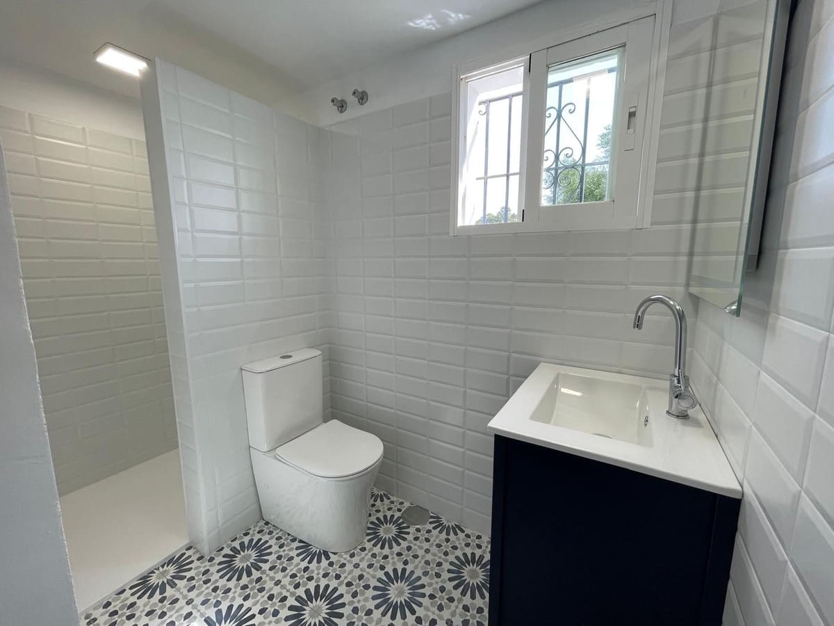 Chalet de 5 habitaciones en Estepona en venta - 1.240.000 € (Ref: 8556305)