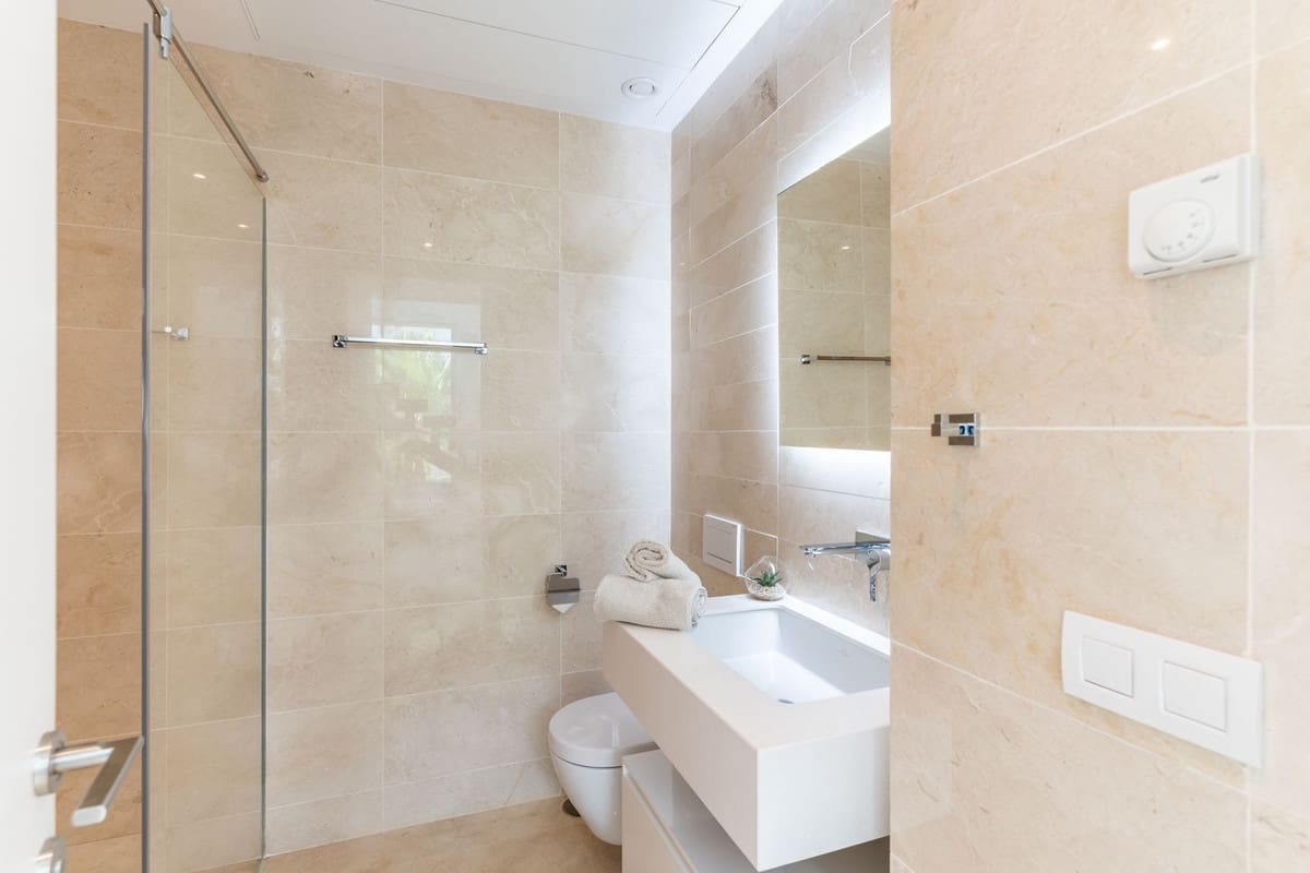 4 bedroom Townhouse for sale in Rio Real with garage - € 1,420,000 (Ref: 8556306)