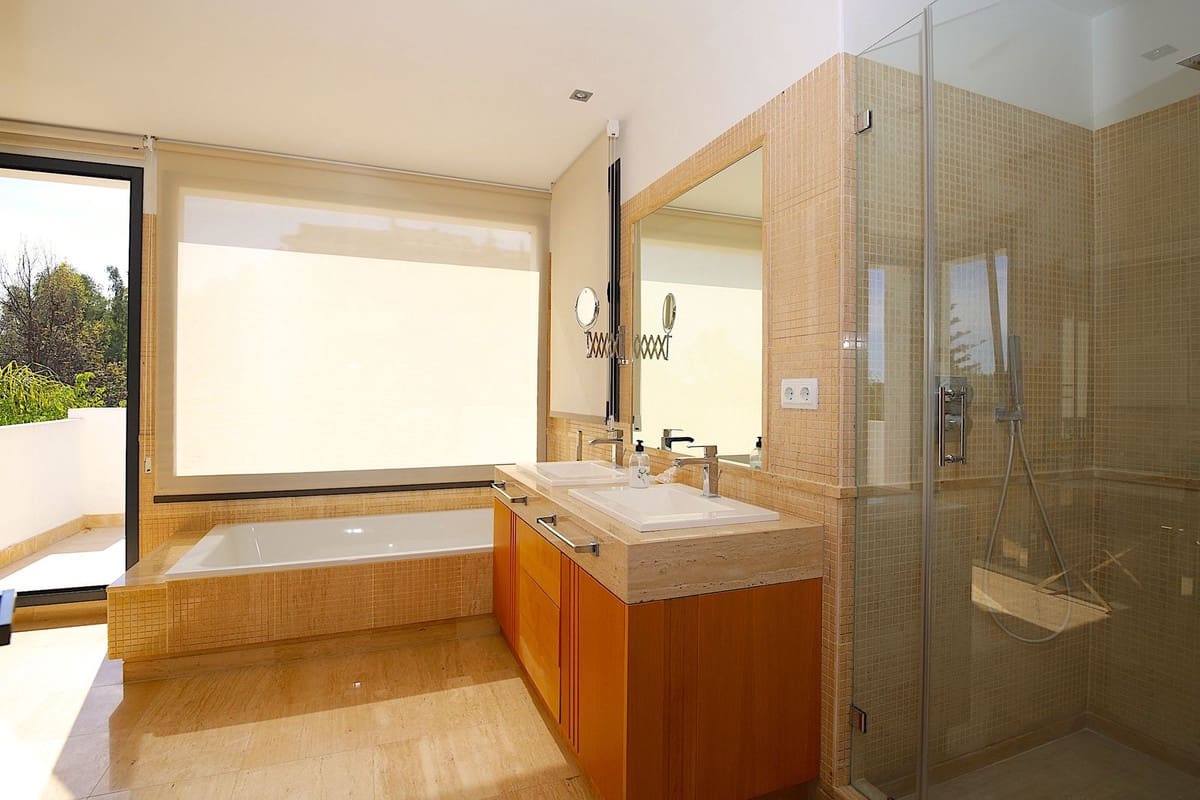 6 soveværelse Villa til salg i Nueva Andalucia - € 2.850.000 (Ref: 8556314)